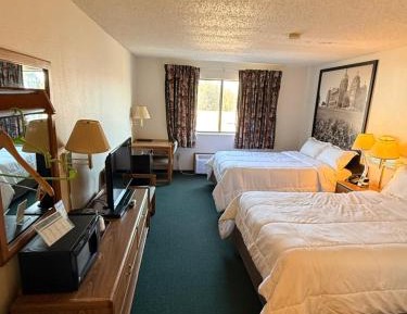 Budget Two Queen Beds