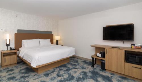 King Room with King Bed - Non-Smoking