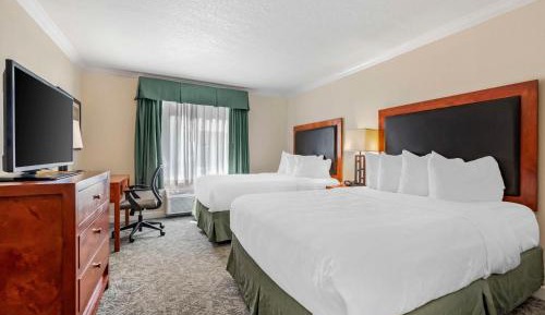 Queen Room with Two Queen Beds - Non-Smoking