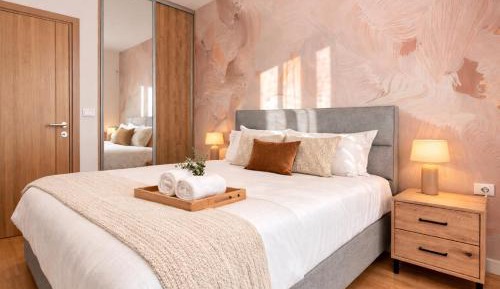 Deluxe One-Bedroom Apartment with City View