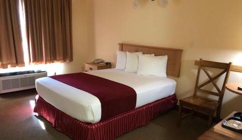Queen Room - Mobility Access/Non-Smoking
