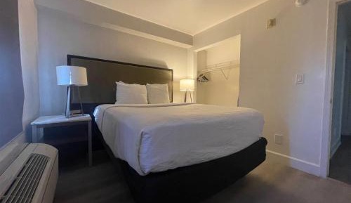 Two-Bedroom Apartment Suite with Two Queen Beds - Non-Smoking
