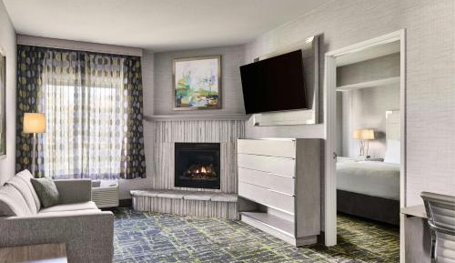 One-Bedroom King Suite with Sofa Bed