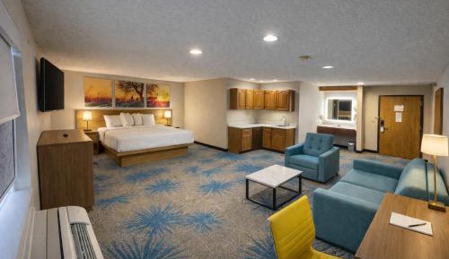King Suite with Jetted Tub - Non-Smoking