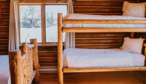 Four-Bedroom Cabin