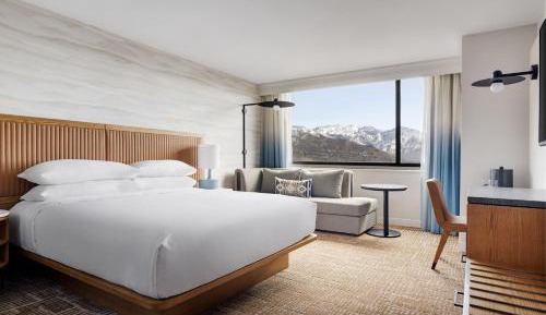 King Room with Mountain and Valley View