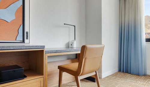 King Room with Roll-in Shower - Mobility Accessible