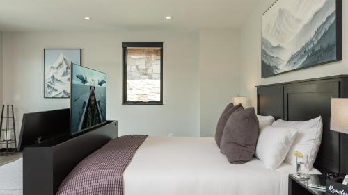 Five-Bedroom Holiday Home