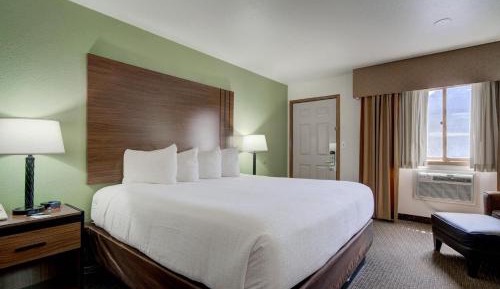 King Room with Mountain View - Non-Smoking
