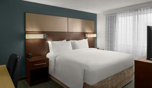 Two-Bedroom Penthouse Suite, 1 king and 2 double
