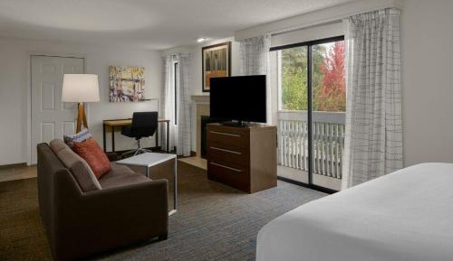 Studio with Sofa Bed and Adapted Tub - Mobility and Hearing Accessible