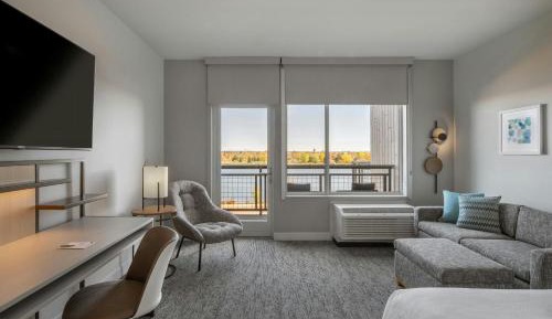 King Studio with Sofa Bed and Balcony - River View