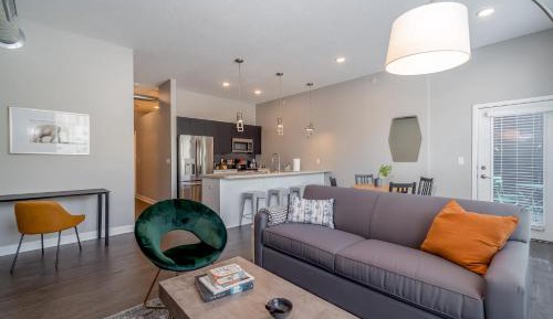 One-Bedroom Apartment (Self Check-in with Virtual Front Desk)