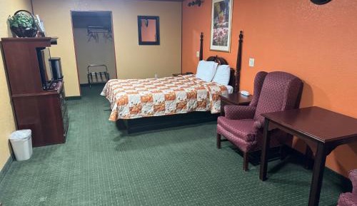 Queen Room - Non-Smoking