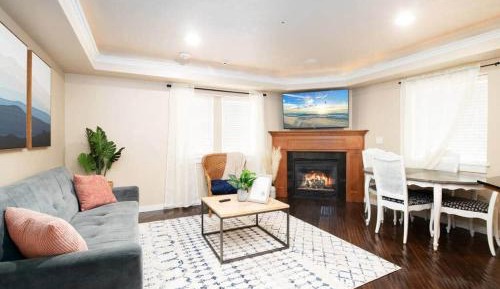 Classic One-Bedroom Apartment with King Bed