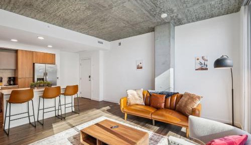 One-Bedroom Apartment with Balcony