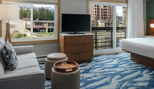 Queen Studio with Balcony and Whirlpool