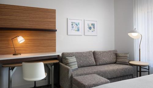 King Studio with Sofa Bed - Hearing Accessible