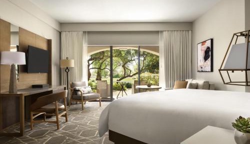 Fairmont King Room with Balcony and Golf View