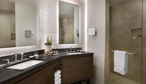 Cholla One-Bedroom King Suite with Sofa Bed and Patio or Balcony