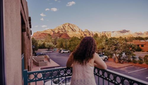 Panoramic Sedona King Suite