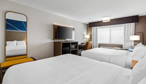 Queen Room with Two Queen Beds - Non-Smoking