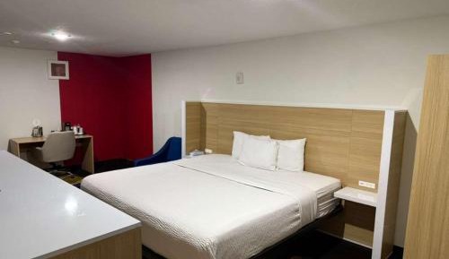 King Room - Pet Friendly/Non-Smoking