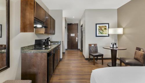Queen Suite with Two Queen Beds - Non-Smoking