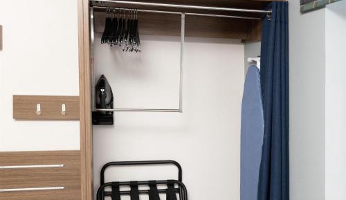 One-Bedroom King Suite with Bath Tub - Mobility Accessible