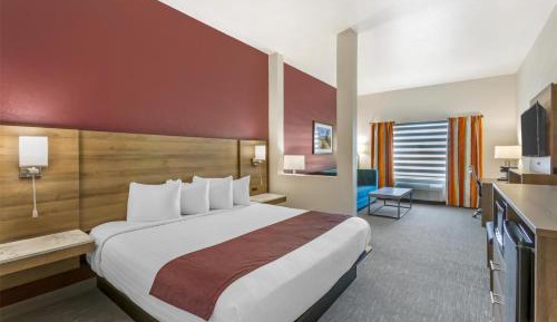 King Suite with One King Bed and Sofa Bed - Non-Smoking