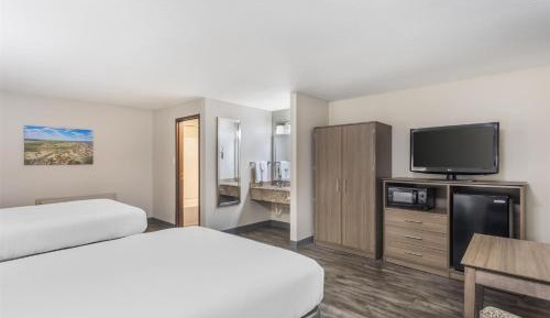 Queen Room with Two Queen Beds - Pet-Friendly/Non-Smoking