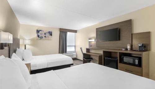 Queen Room with Two Queen Beds - Pet Friendly/Non-Smoking