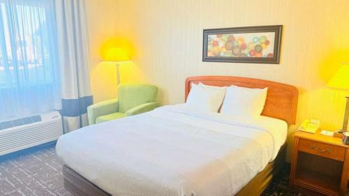 Queen Room - Accessible/Nonsmoking