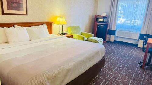King Room - Accessible/Non-Smoking