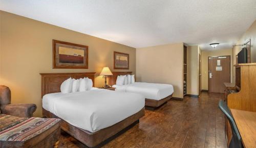 Queen Room with Two Queen Beds and Bath Tub - Disability Access/Non-Smoking 