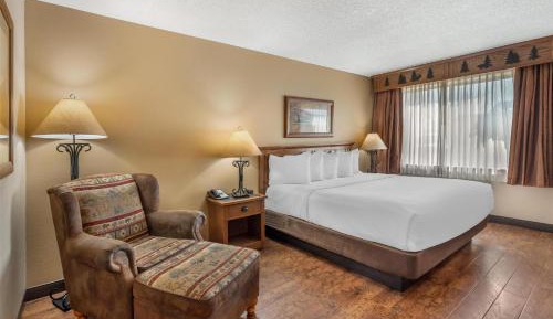 King Room with Roll-in Shower - Disability Access/Non-Smoking