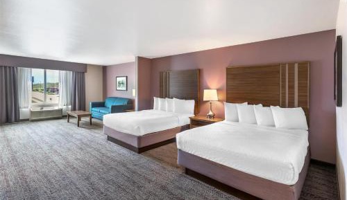 Queen Suite with Two Queen Beds - Non-Smoking