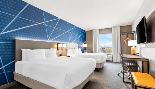 Quadruple Room with Two Queen Beds - Disability Access/Non Smoking