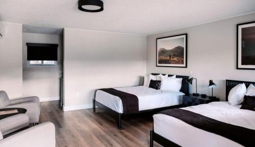 Deluxe Queen Room