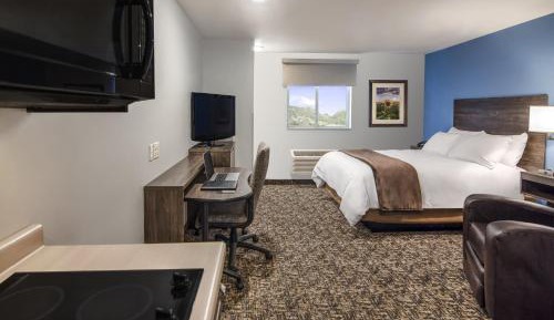 Standard Queen Room