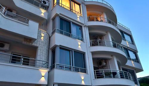 Two-Bedroom Apartment with Balcony and Sea View