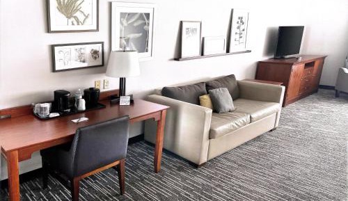 Queen Suite with Two Queen Beds and Sofa Bed - Non-Smoking