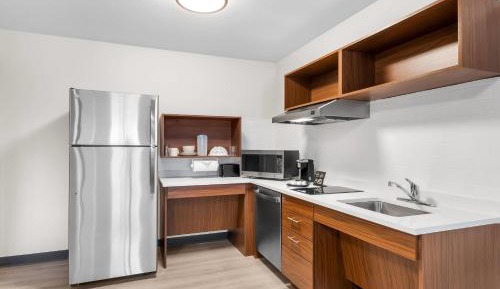 Quadruple Room with Two Queen Beds and Dishwasher - Non Smoking