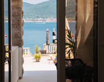 One-Bedroom Apartment with Sea View