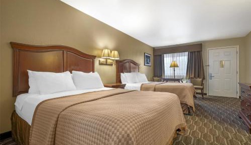 Queen Room with Two Queen Beds - Non-Smoking