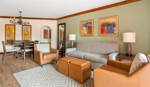 2 BEDROOM 1 KING 1 QUEEN MESA SUITE