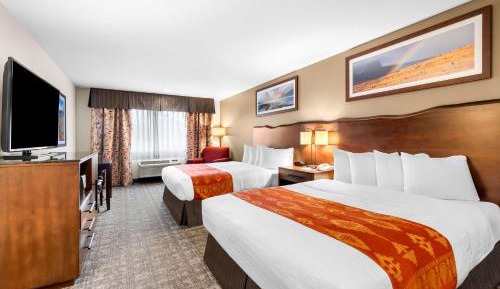 Queen Room with Two Queen Beds - Pet Friendly