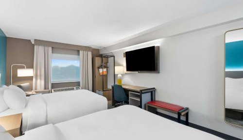 Queen Room with Two Queen Beds - Non-Smoking