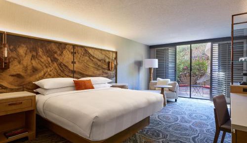 Deluxe King Room with Patio