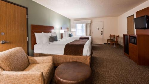 Queen Room with Two Queen Beds - Non-Smoking